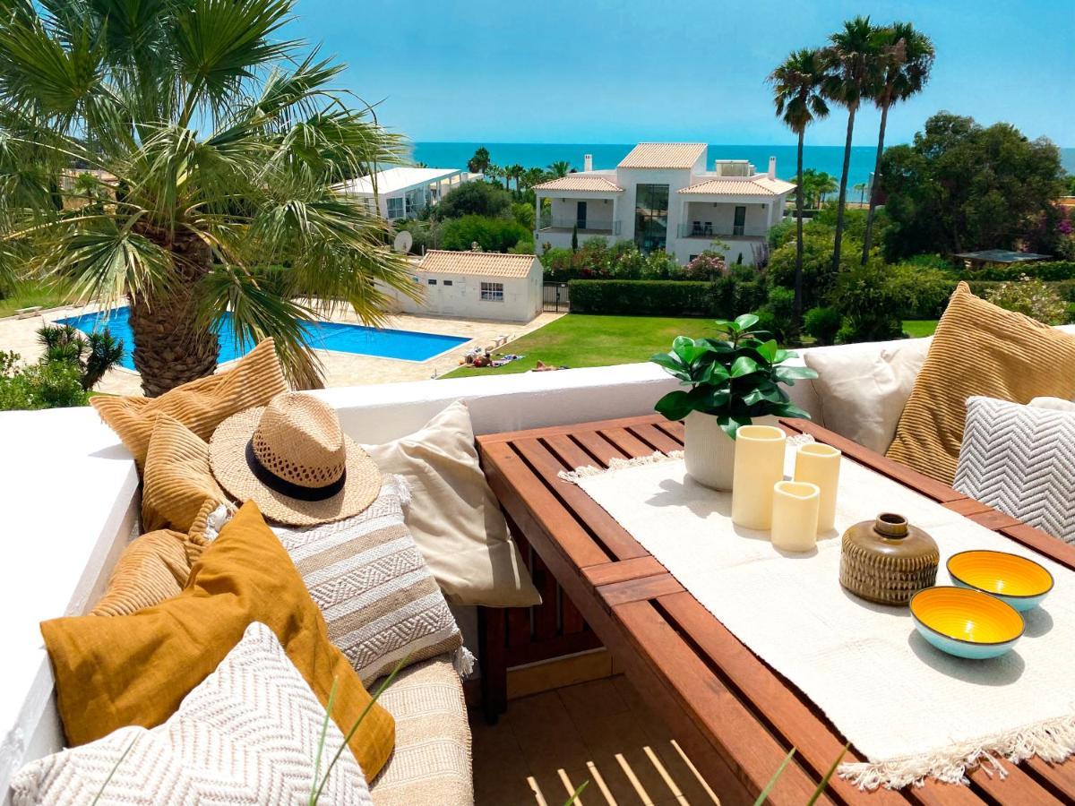 Beach Villa With Ocean View And Rooftop Cinema ギーア エクステリア 写真