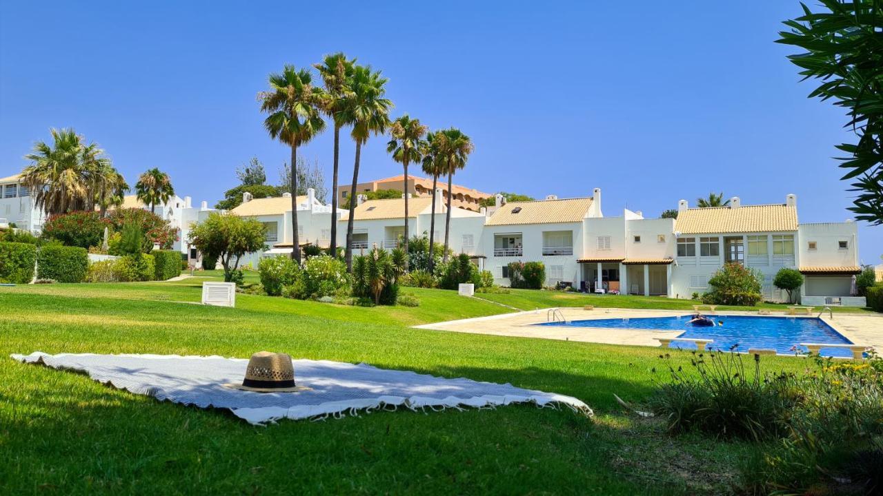 Beach Villa With Ocean View And Rooftop Cinema ギーア エクステリア 写真
