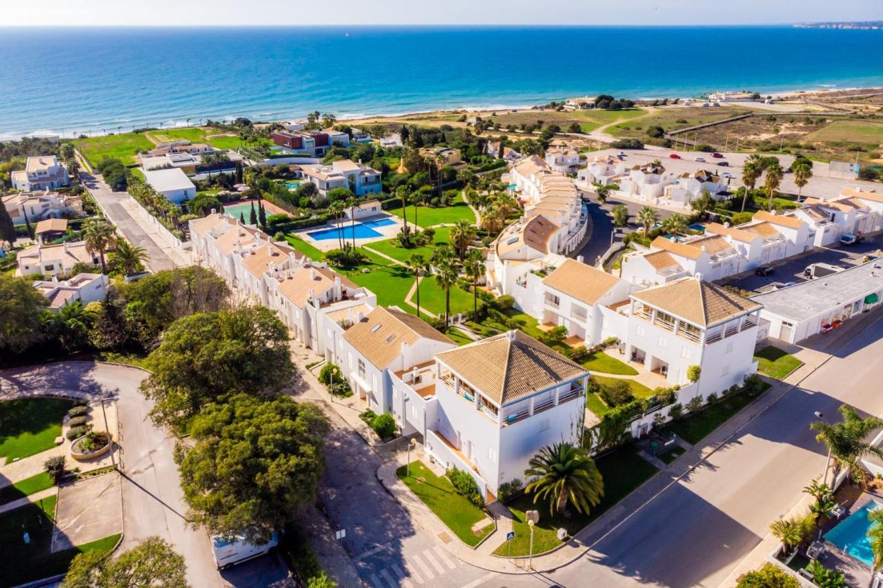 Beach Villa With Ocean View And Rooftop Cinema ギーア エクステリア 写真