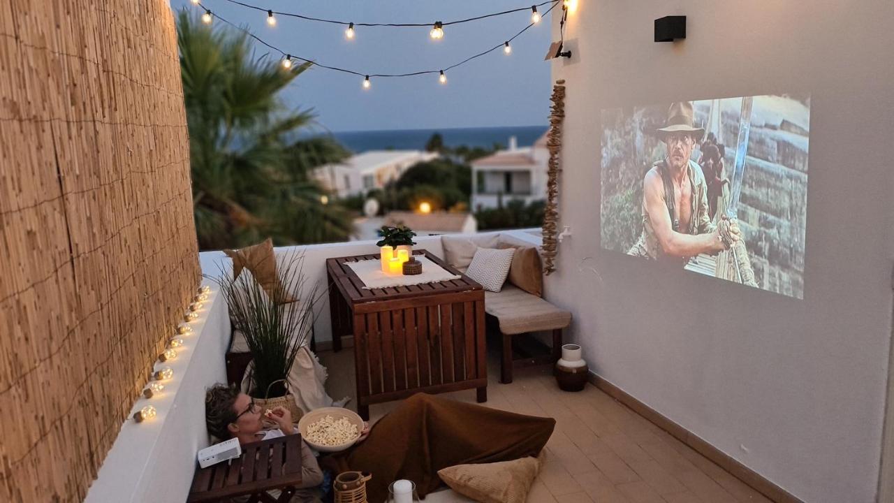 Beach Villa With Ocean View And Rooftop Cinema ギーア エクステリア 写真